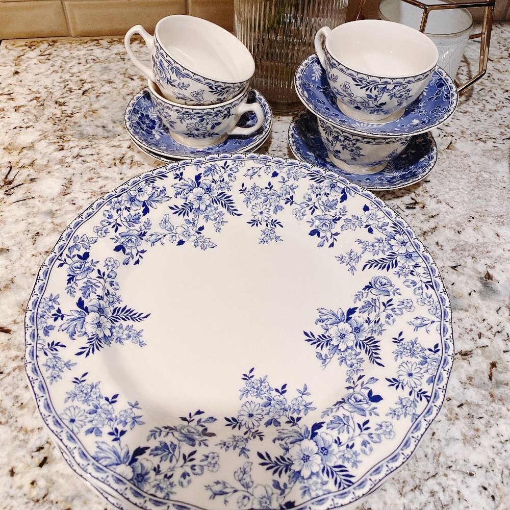 Plates and Mugs Set(sold)
